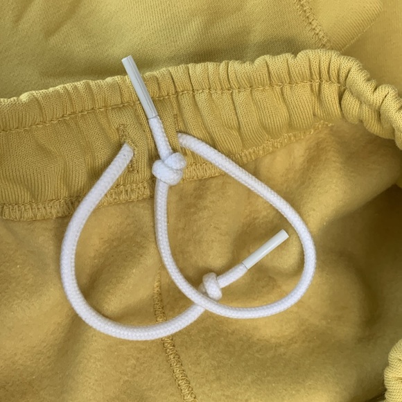 Nike Solo Swoosh Men’s Yellow Pants Loose Fit Straight Leg Reg Length Size L - Picture 7 of 14